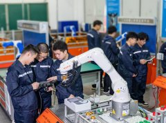 <b>万通汽车教育：“智制”转型背后的职教力量</b>